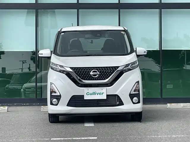 日産 デイズ ハイウェイスターX 和歌山県 2020(令2)年 1.6万km ホワイトパール 純正9インチナビ（MM319D-L)/フルセグTV/（AM/FM/DVD/Bluetooth）/衝突軽減ブレーキ/横滑り防止機能/オートライト/前後コーナーセンサー/前後ドラレコ/オートライト/オートマチックハイビーム/ステアリングリモコン/プッシュスタート/LEDヘッドライト/フォグランプ/ドアバイザー/前列純正フロアマット/純正14インチアルミホイール