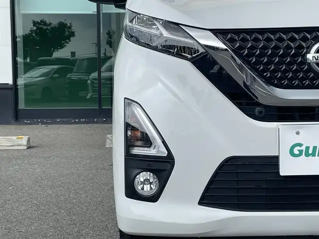 日産 デイズ ハイウェイスターX 和歌山県 2020(令2)年 1.6万km ホワイトパール 純正9インチナビ（MM319D-L)/フルセグTV/（AM/FM/DVD/Bluetooth）/衝突軽減ブレーキ/横滑り防止機能/オートライト/前後コーナーセンサー/前後ドラレコ/オートライト/オートマチックハイビーム/ステアリングリモコン/プッシュスタート/LEDヘッドライト/フォグランプ/ドアバイザー/前列純正フロアマット/純正14インチアルミホイール