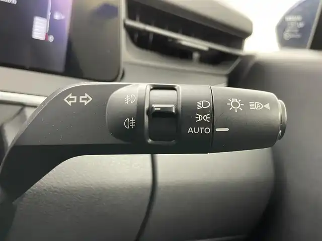 日産 ノート X 岡山県 2021(令3)年 2.4万km オーロラフレアブルーパール 社外メモリーナビ/【AM/FM/CD/DVD/Bluetooth/フルセグTV】/型番:CN-RE07WD/純正エアロ/前席シートヒーター/ステアリングヒーター/ETC/コーナーセンサー（前後）/バックカメラ/衝突軽減ブレーキシステム/ステアリングスイッチ/スマートキー/純正フロアマット/LEDヘッドライト/LEDフォグランプ/オートハイビーム
