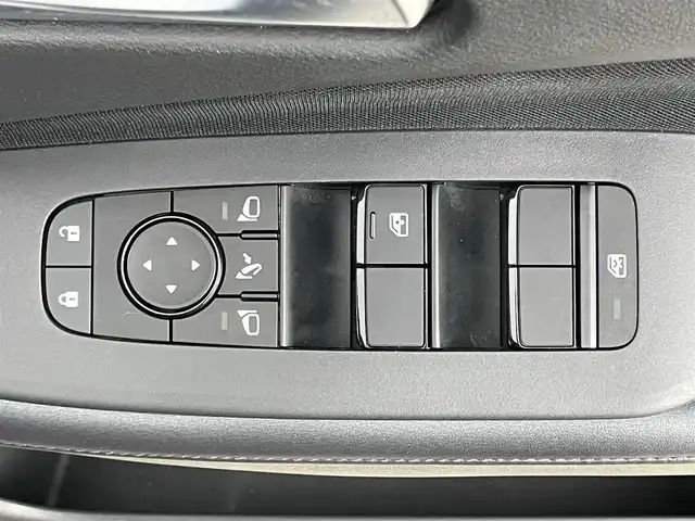 日産 ノート X 岡山県 2021(令3)年 2.4万km オーロラフレアブルーパール 社外メモリーナビ/【AM/FM/CD/DVD/Bluetooth/フルセグTV】/型番:CN-RE07WD/純正エアロ/前席シートヒーター/ステアリングヒーター/ETC/コーナーセンサー（前後）/バックカメラ/衝突軽減ブレーキシステム/ステアリングスイッチ/スマートキー/純正フロアマット/LEDヘッドライト/LEDフォグランプ/オートハイビーム