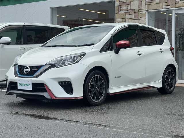 日産 ノート e－パワー ニスモ 徳島県 2017(平29)年 5.3万km ブリリアントホワイトパール 純正8インチナビ　MM517D-W/(SD/Bluetooth/CD/FM/AM/USB)/全方位カメラ/ドライブレコーダー/ETC2.0/レーンキープアシストシステム/デジタルインナーミラー/ドアバイザー/クリアランスソナー/エマージェンシーブレーキ/オートライト/LEDヘッドライト/純正フロアマット/プッシュスタート/スマートキー