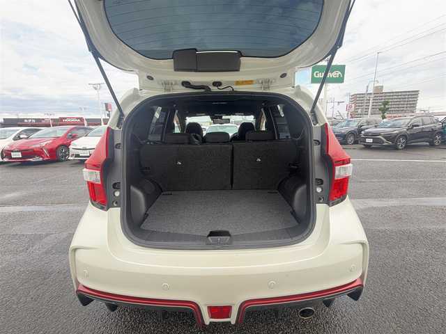 日産 ノート e－パワー ニスモ 徳島県 2017(平29)年 5.3万km ブリリアントホワイトパール 純正8インチナビ　MM517D-W/(SD/Bluetooth/CD/FM/AM/USB)/全方位カメラ/ドライブレコーダー/ETC2.0/レーンキープアシストシステム/デジタルインナーミラー/ドアバイザー/クリアランスソナー/エマージェンシーブレーキ/オートライト/LEDヘッドライト/純正フロアマット/プッシュスタート/スマートキー