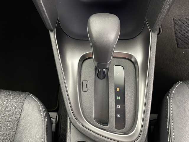 トヨタ ヤリスクロス ハイブリッド Z 鹿児島県 2024(令6)年 0.4万km プラチナホワイトパールマイカ スマートキー×2/純正ディスプレイオーディオ/全方位カメラ/前後ドライブレコーダー（HDR965GW）/BSM/トヨタセーフティセンス/・プリクラッシュセーフティ/・レーンデパーチャーアラート/・レーンキープアシスト/・レーダークルーズコントロール/・オートマチックハイビーム/ハーフレザーシート/D席パワーシート/D/N席シートヒーター/ビルトインETC/LEDヘッドライト/純正フロアマット/ドアバイザー/純正18インチアルミホイール/保証書/取扱説明書