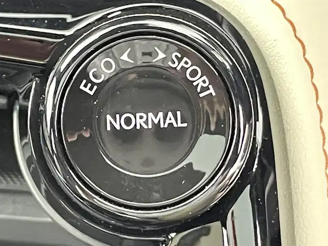 レクサス ＮＸ 350h バージョンL 千葉県 2023(令5)年 1.9万km ソニッククォーツ セーフティシステムプラス/・プリクラッシュセーフティ/・レーントレーシングアラート/・ロードサインアシスト/・レーンディパーチャーアラート/・レーダークルーズコントロール/・アクティブドライビングアシスト/・アダプティブハイビーム/・緊急時操舵支援/・レーンチェンジアシスト/・フロントクロストラフィックアラート/ブラインドスポットモニター/純正14インチディスプレイナビ/・Bluetooth接続/・フルセグTV/パノラミックビューモニター/AC100V電源/前後コーナーセンサー/シートヒーター/エアーシート/ビルトインETC