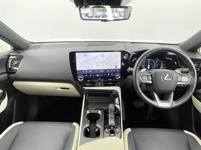 レクサス ＮＸ 350h バージョンL 千葉県 2023(令5)年 1.9万km ソニッククォーツ セーフティシステムプラス/・プリクラッシュセーフティ/・レーントレーシングアラート/・ロードサインアシスト/・レーンディパーチャーアラート/・レーダークルーズコントロール/・アクティブドライビングアシスト/・アダプティブハイビーム/・緊急時操舵支援/・レーンチェンジアシスト/・フロントクロストラフィックアラート/ブラインドスポットモニター/純正14インチディスプレイナビ/・Bluetooth接続/・フルセグTV/パノラミックビューモニター/AC100V電源/前後コーナーセンサー/シートヒーター/エアーシート/ビルトインETC