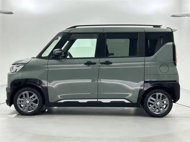 三菱 デリカミニ T プレミアム リミテッド ED 福井県 2025(令7)年 0.1万km未満 緑 届済み未使用車/純正ディスプレイオーディオ/【AM/FM/Bluetooth/HDMI/USB】/全方位カメラ/両側パワースライドドア/シートヒーター/ハンドルヒーター/衝突軽減ブレーキ/クルーズコントロール/オートライト/LEDヘッドライド/LEDフォグライト/ヘッドライドレベライザー/プッシュスタート/スマートキー/スペアキー/取扱説明書/新車時保証書/カラーコード：X42F29/アッシュグリーンメタリック × ブラックマイカ