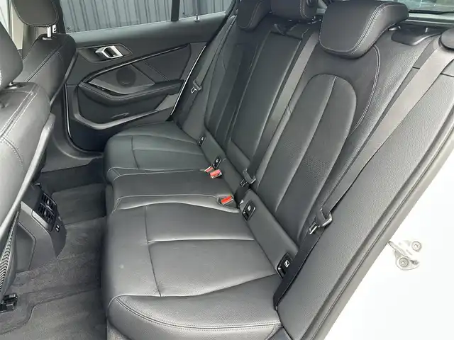 ＢＭＷ １１８ｄ プレイ エディションジョイ+ 福島県 2021(令3)年 5.9万km アルピンホワイトⅢ ワンオーナー/アクティブクルーズコントロール/黒レザーシート/メモリ付パワーシート/シートヒーター/インテリジェントセーフティ/純正ナビ/バックカメラ/ブラインドスポットモニター/レーンキープ/コンフォートアクセス/社外16インチ冬タイヤ積込（205/55/16）/パワーバックドア/ミラー一体型ETC/前後ドラレコ/LEDオート/取扱説明書/保証書/スペアキー