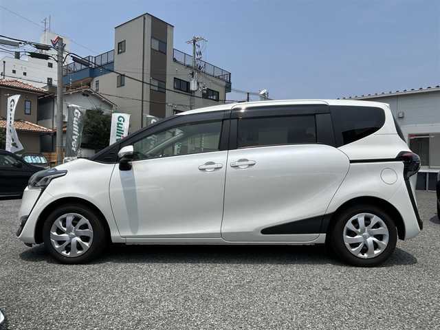 トヨタ シエンタ G 兵庫県 2017(平29)年 2.6万km ホワイトパールクリスタルシャイン /純正SDナビ//ワンセグTV//Bluetooth//ステアリングリモコン//バックカメラ//プッシュスタート//アイドリングストップ//ウィンカーミラー//ドアバイザー//両側パワースライドドア//ETC//オートLEDヘッドランプ//プリクラッシュセーフティ//レーンディパーチャーアラート//オートマチックハイビーム//R4-7年ディーラー記録簿