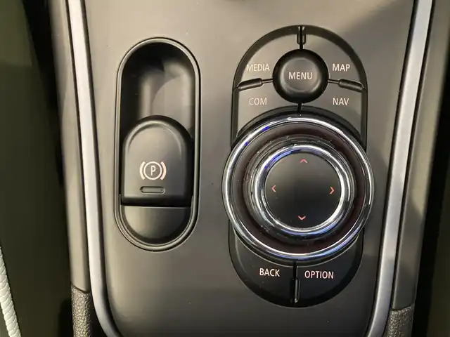 ＭＩＮＩ ＢＭＷ ミニ クロスオーバー クーパー D アンテイムドED 熊本県 2023(令5)年 1.9万km グレーⅡ ・スマートキー/・プッシュスタート/・インテリジェントセーフティ/・PDC自動起動/・パーキングアシスト/・クルーズコントロール(追従式)/・茶革シート/・前席シートヒーター /・純正メモリナビ/　【Bluetooth・USB・AppleCarPlay】/・バックカメラ/・ETC/・ドライブレコーダー(前後録画)/・パワーバックドア/・LEDヘッドランプ/・LEDフォグランプ/・UKテール/・純正マット