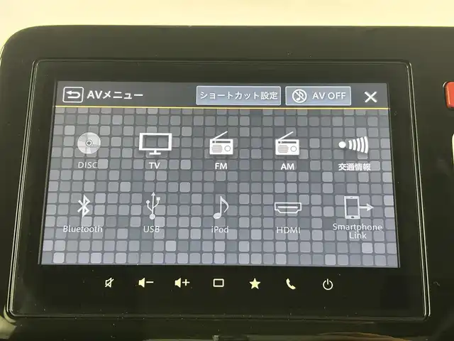 スズキ スペーシア カスタム HYBRID XS 埼玉県 2024(令6)年 1.4万km ピュアホワイトP 純正9インチナビ/(Bluetooth/CD/DVD/HDMI/USB/ipod/AM/FM)/地デジフルセグ/全方位カメラ/ETC/ステアリングヒーター/アダプティブクルーズコントロール/衝突軽減ブレーキ/車線逸脱抑制機能/ヘッドアップディスプレイ/先行車発進お知らせ機能/標識認識機能/前席シートヒーター/電子パーキングシステム/ブレーキホールド/アイドリングストップ/ロールサンシェード/ウィンカーミラー/フロントフォグランプ/純正フロアマット/純正15インチアルミホイール