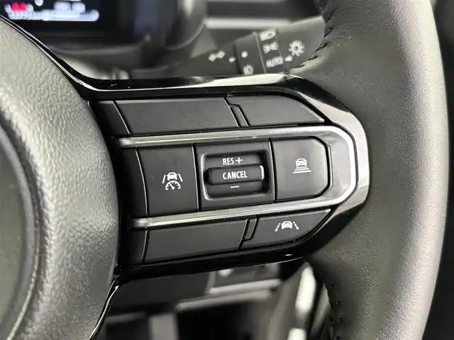 スズキ スペーシア カスタム HYBRID XS 埼玉県 2024(令6)年 1.4万km ピュアホワイトP 純正9インチナビ/(Bluetooth/CD/DVD/HDMI/USB/ipod/AM/FM)/地デジフルセグ/全方位カメラ/ETC/ステアリングヒーター/アダプティブクルーズコントロール/衝突軽減ブレーキ/車線逸脱抑制機能/ヘッドアップディスプレイ/先行車発進お知らせ機能/標識認識機能/前席シートヒーター/電子パーキングシステム/ブレーキホールド/アイドリングストップ/ロールサンシェード/ウィンカーミラー/フロントフォグランプ/純正フロアマット/純正15インチアルミホイール