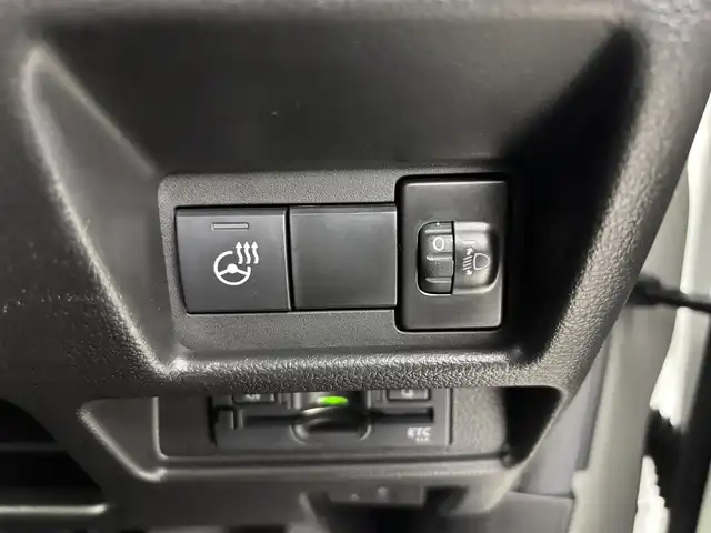 スズキ スペーシア カスタム HYBRID XS 埼玉県 2024(令6)年 1.4万km ピュアホワイトP 純正9インチナビ/(Bluetooth/CD/DVD/HDMI/USB/ipod/AM/FM)/地デジフルセグ/全方位カメラ/ETC/ステアリングヒーター/アダプティブクルーズコントロール/衝突軽減ブレーキ/車線逸脱抑制機能/ヘッドアップディスプレイ/先行車発進お知らせ機能/標識認識機能/前席シートヒーター/電子パーキングシステム/ブレーキホールド/アイドリングストップ/ロールサンシェード/ウィンカーミラー/フロントフォグランプ/純正フロアマット/純正15インチアルミホイール