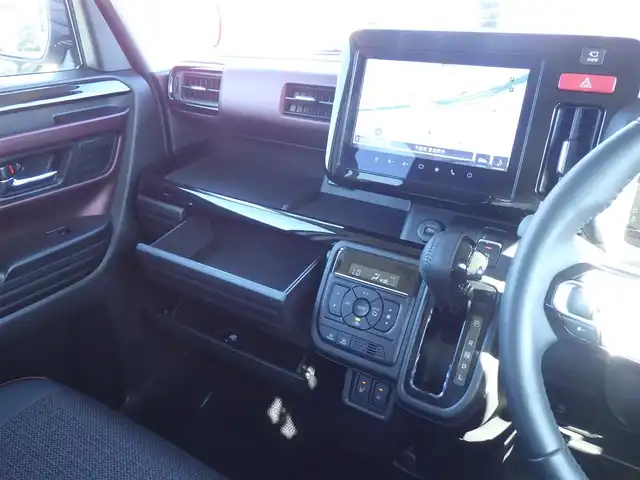 スズキ スペーシア カスタム HYBRID XS 千葉県 2024(令6)年 1.4万km ピュアホワイトP 純正9インチナビ/(Bluetooth/CD/DVD/HDMI/USB/ipod/AM/FM)/地デジフルセグ/全方位カメラ/ETC/ステアリングヒーター/アダプティブクルーズコントロール/衝突軽減ブレーキ/車線逸脱抑制機能/ヘッドアップディスプレイ/先行車発進お知らせ機能/標識認識機能/前席シートヒーター/電子パーキングシステム/ブレーキホールド/アイドリングストップ/ロールサンシェード/ウィンカーミラー/フロントフォグランプ/純正フロアマット/純正15インチアルミホイール