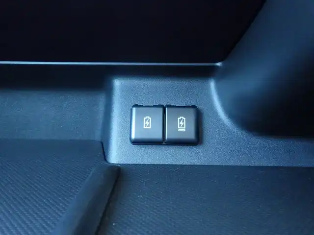 スズキ スペーシア カスタム HYBRID XS 千葉県 2024(令6)年 1.4万km ピュアホワイトP 純正9インチナビ/(Bluetooth/CD/DVD/HDMI/USB/ipod/AM/FM)/地デジフルセグ/全方位カメラ/ETC/ステアリングヒーター/アダプティブクルーズコントロール/衝突軽減ブレーキ/車線逸脱抑制機能/ヘッドアップディスプレイ/先行車発進お知らせ機能/標識認識機能/前席シートヒーター/電子パーキングシステム/ブレーキホールド/アイドリングストップ/ロールサンシェード/ウィンカーミラー/フロントフォグランプ/純正フロアマット/純正15インチアルミホイール