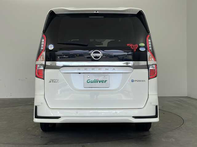 日産 セレナ e－パワー ハイウェイスター V 兵庫県 2020(令2)年 5.5万km ブリリアントホワイトパール ・純正10インチSDナビ（MM520D-L）/CD/DVD/BD/SD/BT/フルセグ/・バックカメラ/・ビルトインETC/・プロパイロット/・インテリジェントエマージェンシーブレーキ/・インテリジェントFCW＋LDW/・インテリジェントBSI＋BSW/・RCTA/・踏み間違い衝突防止アシスト/・標識検知機能/・車両接近通報装置/・両側パワースライドドア/・前席シートヒーター/・純正16インチアルミホイール/・前後ドライブレコーダー/・スマートキー/・LEDライト/・ステアリングヒーター