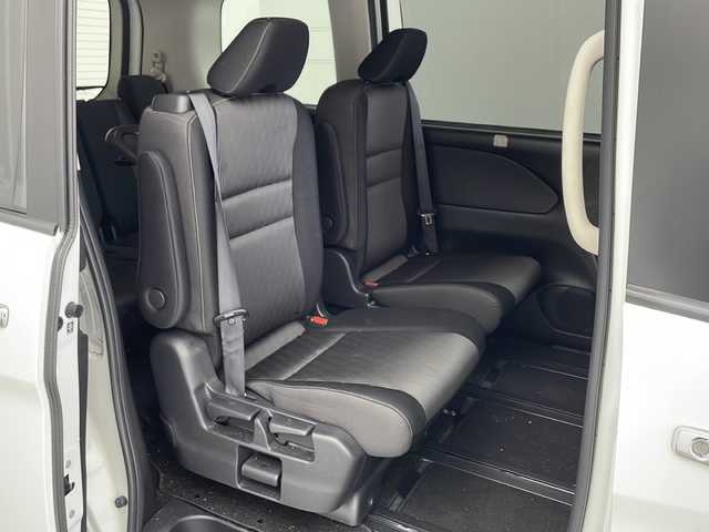 日産 セレナ e－パワー ハイウェイスター V 兵庫県 2020(令2)年 5.5万km ブリリアントホワイトパール ・純正10インチSDナビ（MM520D-L）/CD/DVD/BD/SD/BT/フルセグ/・バックカメラ/・ビルトインETC/・プロパイロット/・インテリジェントエマージェンシーブレーキ/・インテリジェントFCW＋LDW/・インテリジェントBSI＋BSW/・RCTA/・踏み間違い衝突防止アシスト/・標識検知機能/・車両接近通報装置/・両側パワースライドドア/・前席シートヒーター/・純正16インチアルミホイール/・前後ドライブレコーダー/・スマートキー/・LEDライト/・ステアリングヒーター