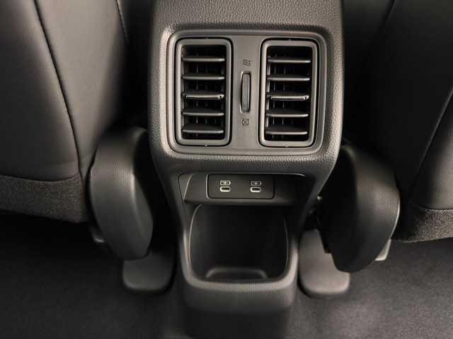 ホンダ ヴェゼル ハイブリッド e:HEV Z 兵庫県 2025(令7)年 0.1千km クリスタルブラックパール 登録済み未使用車/純正メモリナビ/（フルセグ/Bluetooth/AppleCarPlay/AndroidAuto）/純正ディスプレイオーディオ/バックカメラ/ビルトインETC2.0/ワイヤレス充電/パドルシフト/パワーバックドア/ハーフレザーシート/LEDヘッドライト/LEDフォグ/純正18インチアルミホイール/コーナーセンサー/ACC/PCS/BSM/LKA