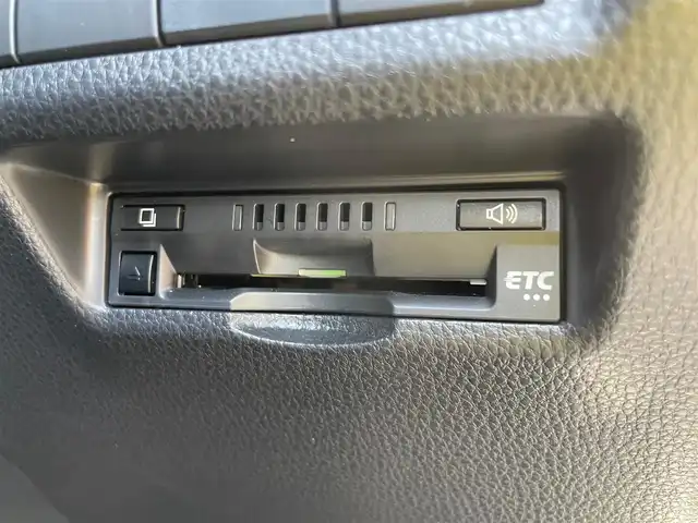 トヨタ ＲＡＶ４ G Zパッケージ 石川県 2019(令1)年 3.9万km ホワイトパールクリスタルシャイン 純正9型ナビ/フルセグTV/バックカメラ/LEDヘッドライト/ETC/革シート/シートヒーター/パワーバックドア/スマートキー/プッシュスタート/電動ミラー/トヨタセーフティセンス/レーダークルーズ/コーナーセンサー/デジタルミラー/寒冷地仕様/ブラインドスポットモニター/オートライト