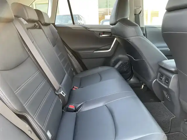 トヨタ ＲＡＶ４ G Zパッケージ 石川県 2019(令1)年 3.9万km ホワイトパールクリスタルシャイン 純正9型ナビ/フルセグTV/バックカメラ/LEDヘッドライト/ETC/革シート/シートヒーター/パワーバックドア/スマートキー/プッシュスタート/電動ミラー/トヨタセーフティセンス/レーダークルーズ/コーナーセンサー/デジタルミラー/寒冷地仕様/ブラインドスポットモニター/オートライト