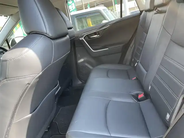 トヨタ ＲＡＶ４ G Zパッケージ 石川県 2019(令1)年 3.9万km ホワイトパールクリスタルシャイン 純正9型ナビ/フルセグTV/バックカメラ/LEDヘッドライト/ETC/革シート/シートヒーター/パワーバックドア/スマートキー/プッシュスタート/電動ミラー/トヨタセーフティセンス/レーダークルーズ/コーナーセンサー/デジタルミラー/寒冷地仕様/ブラインドスポットモニター/オートライト
