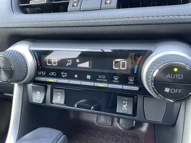 トヨタ ＲＡＶ４ G Zパッケージ 石川県 2019(令1)年 3.9万km ホワイトパールクリスタルシャイン 純正9型ナビ/フルセグTV/バックカメラ/LEDヘッドライト/ETC/革シート/シートヒーター/パワーバックドア/スマートキー/プッシュスタート/電動ミラー/トヨタセーフティセンス/レーダークルーズ/コーナーセンサー/デジタルミラー/寒冷地仕様/ブラインドスポットモニター/オートライト