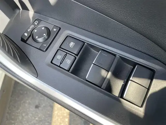 トヨタ ＲＡＶ４ G Zパッケージ 石川県 2019(令1)年 3.9万km ホワイトパールクリスタルシャイン 純正9型ナビ/フルセグTV/バックカメラ/LEDヘッドライト/ETC/革シート/シートヒーター/パワーバックドア/スマートキー/プッシュスタート/電動ミラー/トヨタセーフティセンス/レーダークルーズ/コーナーセンサー/デジタルミラー/寒冷地仕様/ブラインドスポットモニター/オートライト