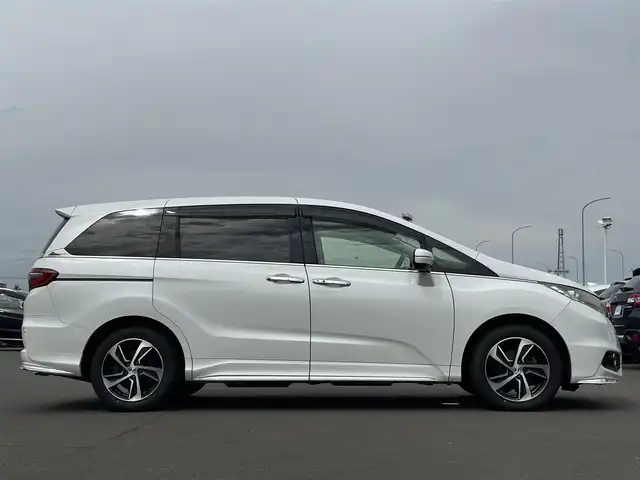 ホンダ オデッセイ アブソルート 道北・旭川 2015(平27)年 14万km ホワイトオーキッドパール (株)IDOMが運営する【じしゃロン旭川店】の自社ローン専用車両になります。こちらは現金またはオートローンご利用時の価格です。自社ローンご希望の方は別途その旨お申付け下さい/　/・純正ナビ(CD/DVD/BT/フルセグ)/・バックカメラ/・ETC/・レーダーブレーキ/・クルーズコントロール/・パドルシフト/・ステアリングリモコン/・両側パワースライドドア/・プッシュスタート/・スマートキー1個/・フォグランプ