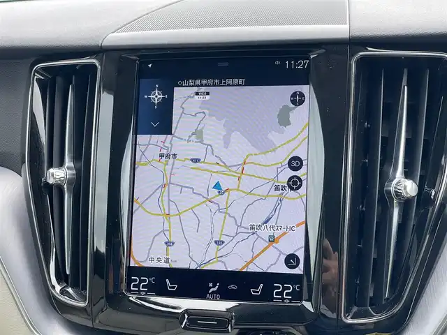 ボルボ ＸＣ６０ D4 AWD モーメンタム 山梨県 2020(令2)年 7.3万km クリスタルホワイトP ワンオーナー　/白革/シートＨ　/純正メモリナビ/フルセグ/ＢＴ　/ＡｐｐｌｅＣａｒＰｌａｙ　/自動駐車　/自動発車　/衝突回避　/ＣＴＡ　/ＡＣＣ　/アダプティブベンディングライト　/ＬＫＡ　/ＢＬＩＳ　/360°カメラ/フットオープナー　