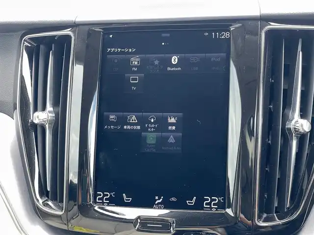 ボルボ ＸＣ６０ D4 AWD モーメンタム 山梨県 2020(令2)年 7.3万km クリスタルホワイトP ワンオーナー　/白革/シートＨ　/純正メモリナビ/フルセグ/ＢＴ　/ＡｐｐｌｅＣａｒＰｌａｙ　/自動駐車　/自動発車　/衝突回避　/ＣＴＡ　/ＡＣＣ　/アダプティブベンディングライト　/ＬＫＡ　/ＢＬＩＳ　/360°カメラ/フットオープナー　