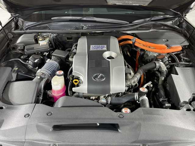 レクサス ＧＳ 300h Fスポーツ 福岡県 2017(平29)年 13.3万km グラファイトブラックガラスフレーク 純正メーカーナビ（CD/DVD/BTA/AUX） バックカメラ フルセグTV 追従型クルーズコントロール ブラインドスポットモニター レーンキープアシスト サンルーフ 電動リアゲート 前席パワーシート パドルシフト オートマチックハイビーム LEDヘッドライト 保証書付き 取扱説明書付き スマートキー ベンチシート 前方ドライブレコーダー 純正フロアマット レザーシート ヒートシーター エアシート 純正アルミホイール 前後コーナーセンサー カーテンエアバッグ 衝突被害軽減システム 盗難防止装置