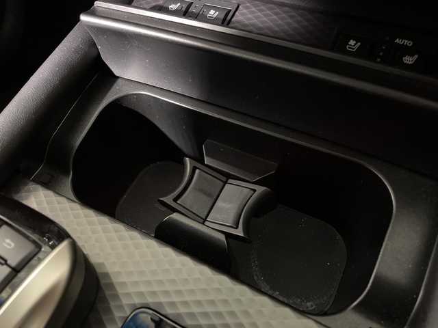 レクサス ＧＳ 300h Fスポーツ 福岡県 2017(平29)年 13.3万km グラファイトブラックガラスフレーク 純正メーカーナビ（CD/DVD/BTA/AUX） バックカメラ フルセグTV 追従型クルーズコントロール ブラインドスポットモニター レーンキープアシスト サンルーフ 電動リアゲート 前席パワーシート パドルシフト オートマチックハイビーム LEDヘッドライト 保証書付き 取扱説明書付き スマートキー ベンチシート 前方ドライブレコーダー 純正フロアマット レザーシート ヒートシーター エアシート 純正アルミホイール 前後コーナーセンサー カーテンエアバッグ 衝突被害軽減システム 盗難防止装置