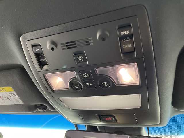 レクサス ＧＳ 300h Fスポーツ 福岡県 2017(平29)年 13.3万km グラファイトブラックガラスフレーク 純正メーカーナビ（CD/DVD/BTA/AUX） バックカメラ フルセグTV 追従型クルーズコントロール ブラインドスポットモニター レーンキープアシスト サンルーフ 電動リアゲート 前席パワーシート パドルシフト オートマチックハイビーム LEDヘッドライト 保証書付き 取扱説明書付き スマートキー ベンチシート 前方ドライブレコーダー 純正フロアマット レザーシート ヒートシーター エアシート 純正アルミホイール 前後コーナーセンサー カーテンエアバッグ 衝突被害軽減システム 盗難防止装置