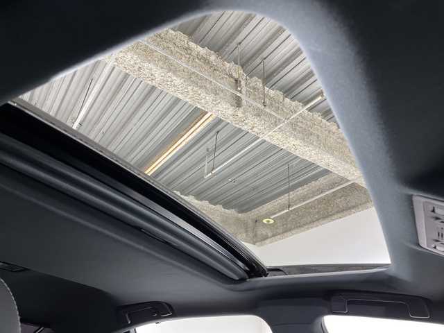 レクサス ＧＳ 300h Fスポーツ 福岡県 2017(平29)年 13.3万km グラファイトブラックガラスフレーク 純正メーカーナビ（CD/DVD/BTA/AUX） バックカメラ フルセグTV 追従型クルーズコントロール ブラインドスポットモニター レーンキープアシスト サンルーフ 電動リアゲート 前席パワーシート パドルシフト オートマチックハイビーム LEDヘッドライト 保証書付き 取扱説明書付き スマートキー ベンチシート 前方ドライブレコーダー 純正フロアマット レザーシート ヒートシーター エアシート 純正アルミホイール 前後コーナーセンサー カーテンエアバッグ 衝突被害軽減システム 盗難防止装置