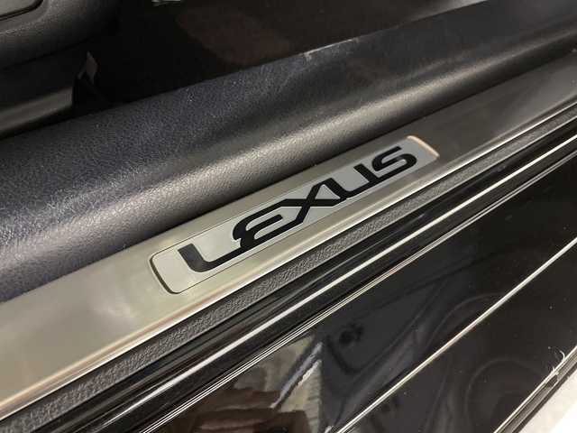 レクサス ＧＳ 300h Fスポーツ 福岡県 2017(平29)年 13.3万km グラファイトブラックガラスフレーク 純正メーカーナビ（CD/DVD/BTA/AUX） バックカメラ フルセグTV 追従型クルーズコントロール ブラインドスポットモニター レーンキープアシスト サンルーフ 電動リアゲート 前席パワーシート パドルシフト オートマチックハイビーム LEDヘッドライト 保証書付き 取扱説明書付き スマートキー ベンチシート 前方ドライブレコーダー 純正フロアマット レザーシート ヒートシーター エアシート 純正アルミホイール 前後コーナーセンサー カーテンエアバッグ 衝突被害軽減システム 盗難防止装置
