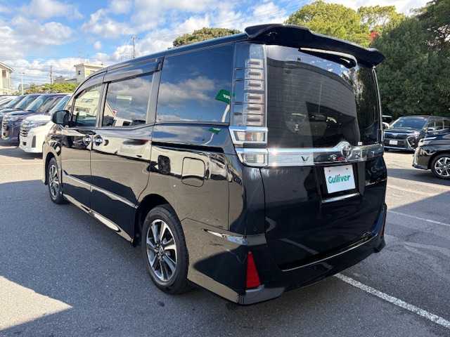 トヨタ ヴォクシー ZS 煌Ⅱ 大阪府 2020(令2)年 5.1万km ブラック ＡＬＰＩＮＥ１１インチナビ　/ＡＬＰＩＮＥフリップダウンモニター　/両側パワースライドドア　/クルーズコントロール　/ＨＤＭＩ　/前後コーナーセンサー　/前後ドラレコ　/ビルトインＥＴＣ　/ＬＥＤヘッドライト/