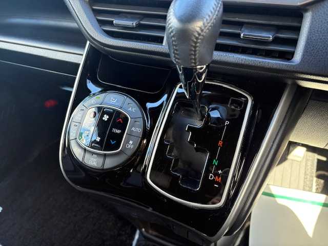 トヨタ ヴォクシー ZS 煌Ⅱ 大阪府 2020(令2)年 5.1万km ブラック ＡＬＰＩＮＥ１１インチナビ　/ＡＬＰＩＮＥフリップダウンモニター　/両側パワースライドドア　/クルーズコントロール　/ＨＤＭＩ　/前後コーナーセンサー　/前後ドラレコ　/ビルトインＥＴＣ　/ＬＥＤヘッドライト/