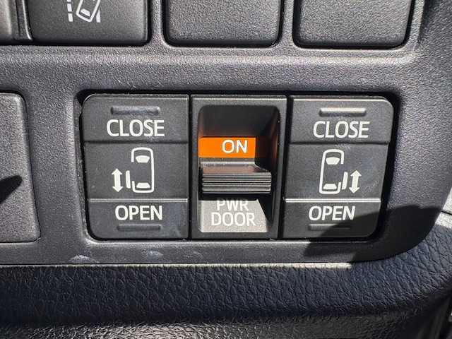 トヨタ ヴォクシー ZS 煌Ⅱ 大阪府 2020(令2)年 5.1万km ブラック ＡＬＰＩＮＥ１１インチナビ　/ＡＬＰＩＮＥフリップダウンモニター　/両側パワースライドドア　/クルーズコントロール　/ＨＤＭＩ　/前後コーナーセンサー　/前後ドラレコ　/ビルトインＥＴＣ　/ＬＥＤヘッドライト/