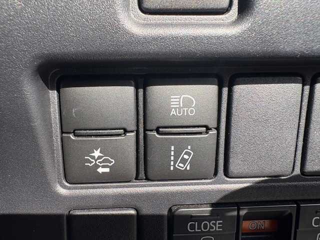 トヨタ ヴォクシー ZS 煌Ⅱ 大阪府 2020(令2)年 5.1万km ブラック ＡＬＰＩＮＥ１１インチナビ　/ＡＬＰＩＮＥフリップダウンモニター　/両側パワースライドドア　/クルーズコントロール　/ＨＤＭＩ　/前後コーナーセンサー　/前後ドラレコ　/ビルトインＥＴＣ　/ＬＥＤヘッドライト/