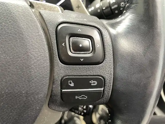 レクサス ＮＸ 200t バージョンL 鹿児島県 2015(平27)年 4.8万km ソニッククォーツ 禁煙車/純正7インチHDDナビ/　・Bluetooth/　・フルセグTV/　・CD/DVD/　・Blu-ray/　・AM/FM/クルーズコントロール(追従走行あり)/ブラインドスポットモニター/アラウンドビューカメラ/パワーバックドア/電動格納シート/ETC/前後コーナーセンサー/パワーシート/シートヒーター/エアーシート/100V電源/純正フロアマット/純正アルミホイール/LEDヘッドライト/電動格納ミラー/ステアリングリモコン