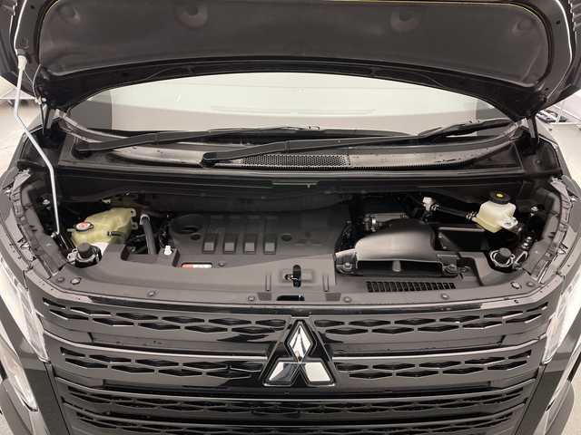 三菱 デリカＤ：５ シャモニー 長野県 2025(令7)年 0.1千km 黒 登録済み未使用者/純正アルパインナビ/三菱e-Assist/衝突被害軽減ブレーキ（FCM）/踏み間違い防止アシスト（EAPM）/アダプティブクルーズコントロール（ACC）/車線逸脱警報システム（LTW）/先行車発進通知［LCDN］/ブラインドスポットモニター (BSM)/バックカメラ/両側パワースライド/パワーバックドア/前席シートヒーター/ステリングヒーター/アイドリングストップ/純正18インチAW/スペアーキー/車両取扱説明書/保証書