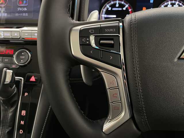 三菱 デリカＤ：５ シャモニー 長野県 2025(令7)年 0.1千km 黒 登録済み未使用者/純正アルパインナビ/三菱e-Assist/衝突被害軽減ブレーキ（FCM）/踏み間違い防止アシスト（EAPM）/アダプティブクルーズコントロール（ACC）/車線逸脱警報システム（LTW）/先行車発進通知［LCDN］/ブラインドスポットモニター (BSM)/バックカメラ/両側パワースライド/パワーバックドア/前席シートヒーター/ステリングヒーター/アイドリングストップ/純正18インチAW/スペアーキー/車両取扱説明書/保証書