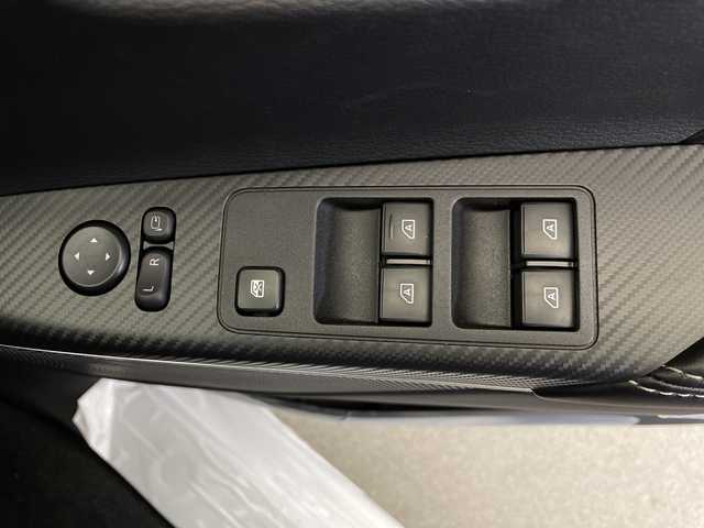 三菱 デリカＤ：５ シャモニー 長野県 2025(令7)年 0.1千km 黒 登録済み未使用者/純正アルパインナビ/三菱e-Assist/衝突被害軽減ブレーキ（FCM）/踏み間違い防止アシスト（EAPM）/アダプティブクルーズコントロール（ACC）/車線逸脱警報システム（LTW）/先行車発進通知［LCDN］/ブラインドスポットモニター (BSM)/バックカメラ/両側パワースライド/パワーバックドア/前席シートヒーター/ステリングヒーター/アイドリングストップ/純正18インチAW/スペアーキー/車両取扱説明書/保証書