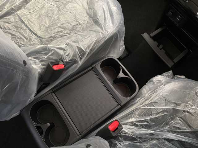 三菱 デリカＤ：５ シャモニー 長野県 2025(令7)年 0.1千km 黒 登録済み未使用者/純正アルパインナビ/三菱e-Assist/衝突被害軽減ブレーキ（FCM）/踏み間違い防止アシスト（EAPM）/アダプティブクルーズコントロール（ACC）/車線逸脱警報システム（LTW）/先行車発進通知［LCDN］/ブラインドスポットモニター (BSM)/バックカメラ/両側パワースライド/パワーバックドア/前席シートヒーター/ステリングヒーター/アイドリングストップ/純正18インチAW/スペアーキー/車両取扱説明書/保証書