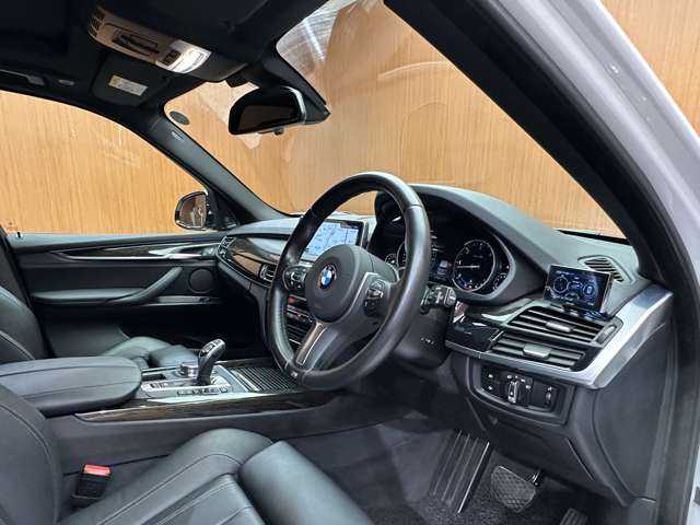 ＢＭＷ Ｘ５ xDrive 35d Mスポーツ 千葉県 2017(平29)年 3.7万km アルピンホワイトⅢ ワンオーナーセレクトＰＫＧ　/ｈａｒｍａｎｋａｒｄｏｎ　/サンルーフ　/ＡＣＣ　/黒革シート　/パワーシート　/前後席シートヒーター　/電動リアゲート　/コンフォートアクセス　/インテリジェントセーフティ　/ＬＤＷ