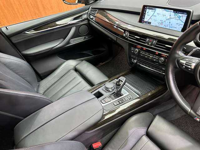 ＢＭＷ Ｘ５ xDrive 35d Mスポーツ 千葉県 2017(平29)年 3.7万km アルピンホワイトⅢ ワンオーナーセレクトＰＫＧ　/ｈａｒｍａｎｋａｒｄｏｎ　/サンルーフ　/ＡＣＣ　/黒革シート　/パワーシート　/前後席シートヒーター　/電動リアゲート　/コンフォートアクセス　/インテリジェントセーフティ　/ＬＤＷ