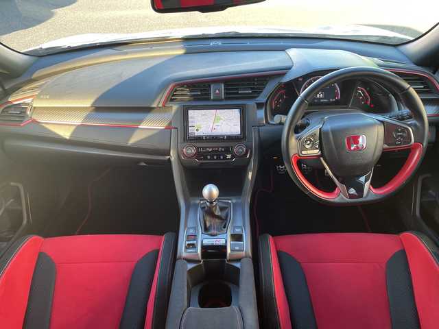 ホンダ シビック タイプR 茨城県 2019(令1)年 3.7万km チャンピオンシップホワイト カロッツェリアナビ　/-TV/BT/AM/衝突軽減システム　/バックカメラ　/ドライブレコーダー　/ＬＥＤヘッドライト　/エアロ　/-フロント/サイド/リア/オートライト　/アイドリングストップ　/純正アルミホイール　/電動格納ミラー/プッシュスタート