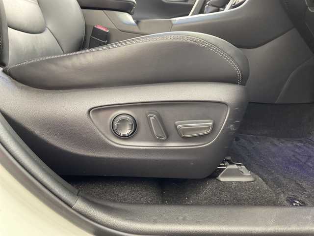 トヨタ ＲＡＶ４ ハイブリットG 福島県 2019(令1)年 4.5万km ホワイトパールクリスタルシャイン /禁煙車//モデリスタエアロ//デジタルインナーミラー//ＢＳＭ//パワーバックドア//純正ナビ/CD・DVD・BT・MSV・フルセグTV//ステアリングヒーター//レザーシート/D席パワーシート・シートヒーター//レーダークルーズコントロール//前後ドライブレコーダー//パワーシート//2.0ＥＴＣ//トヨタセーフティセンス//バックカメラ//クリアランスソナー//ステアリングリモコン//ルーフレール//スペアキー有り