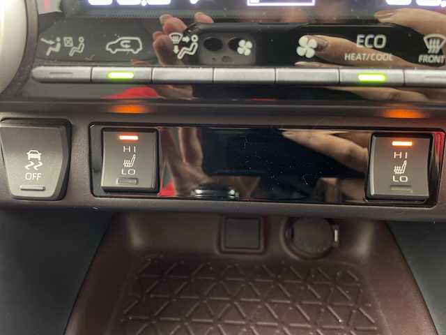 トヨタ ＲＡＶ４ ハイブリットG 福島県 2019(令1)年 4.5万km ホワイトパールクリスタルシャイン /禁煙車//モデリスタエアロ//デジタルインナーミラー//ＢＳＭ//パワーバックドア//純正ナビ/CD・DVD・BT・MSV・フルセグTV//ステアリングヒーター//レザーシート/D席パワーシート・シートヒーター//レーダークルーズコントロール//前後ドライブレコーダー//パワーシート//2.0ＥＴＣ//トヨタセーフティセンス//バックカメラ//クリアランスソナー//ステアリングリモコン//ルーフレール//スペアキー有り