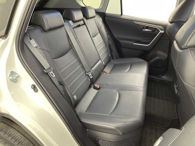 トヨタ ＲＡＶ４ ハイブリットG 福島県 2019(令1)年 4.5万km ホワイトパールクリスタルシャイン /禁煙車//モデリスタエアロ//デジタルインナーミラー//ＢＳＭ//パワーバックドア//純正ナビ/CD・DVD・BT・MSV・フルセグTV//ステアリングヒーター//レザーシート/D席パワーシート・シートヒーター//レーダークルーズコントロール//前後ドライブレコーダー//パワーシート//2.0ＥＴＣ//トヨタセーフティセンス//バックカメラ//クリアランスソナー//ステアリングリモコン//ルーフレール//スペアキー有り