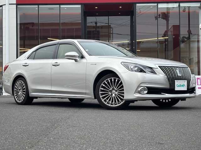 トヨタ クラウン マジェスタ Fバージョン 宮城県 2014(平26)年 6.4万km プレシャスシルバー 登録時走行距離63251km/純正HDDナビ/AM・FM・TV・Bluetooth・CD/ビルトインETC/ドライブレコーダー（前のみ）/バックカメラ/シートメモリー/セキュリティアラートシステム/前席パワーシート/前席シートヒーター/ヘッドライトウォッシャー/プッシュスタート/ALL　Auto　PW/ドアバイザー/フォグランプ/ウインカーミラー/カーテンエアバッグ/スイッチ付き木目調アームレスト